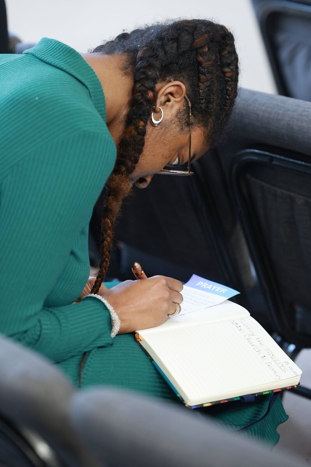 Taking notes during the sermon
